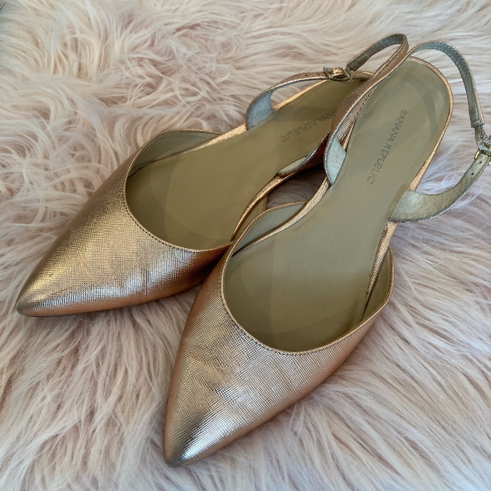 Banana Republic rose gold low heel shoes size 7.5 Preowned